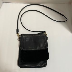 Levenger trio leather/suede black crossbody
